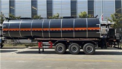 Auflieger mit Kraftstofftank